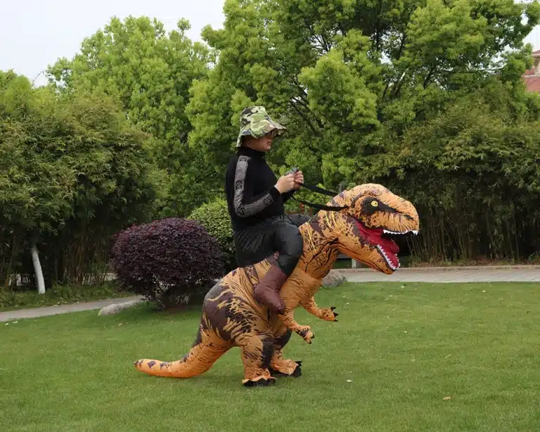 Costume gonflable dinosaure 5