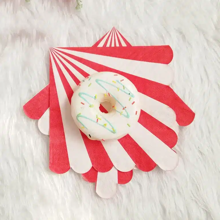 Assiettes en carton rayées rouge et blanc Cirque (lot de 20) 3