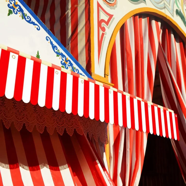 Banderole rayée rouge et blanche Cirque 5