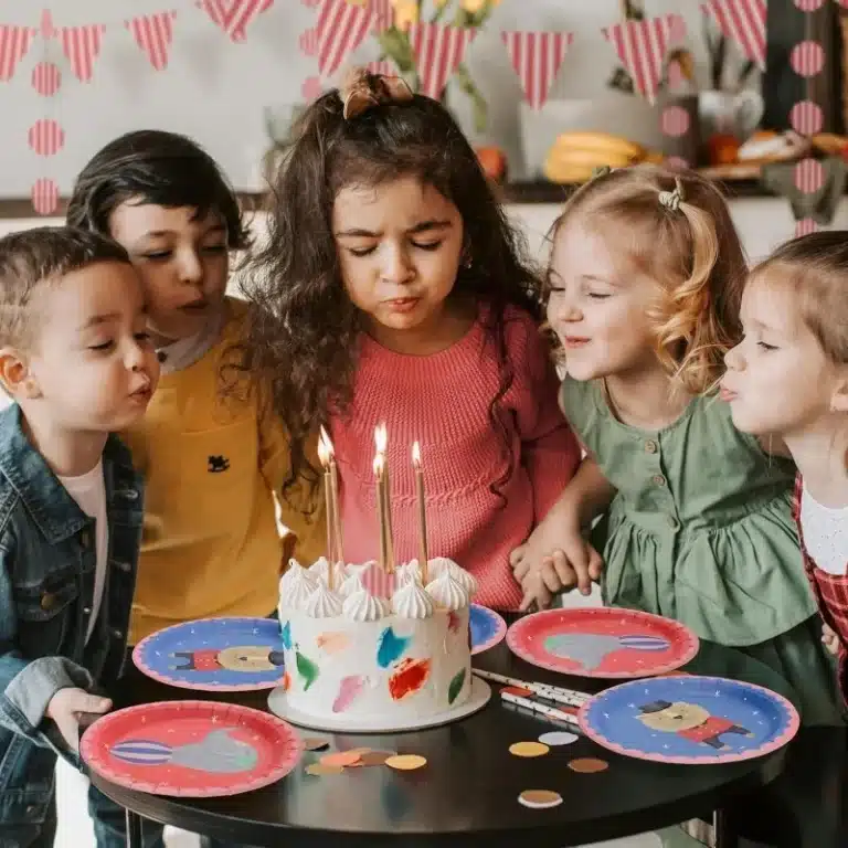 Assiettes en carton Cirque (lot de 24) 2