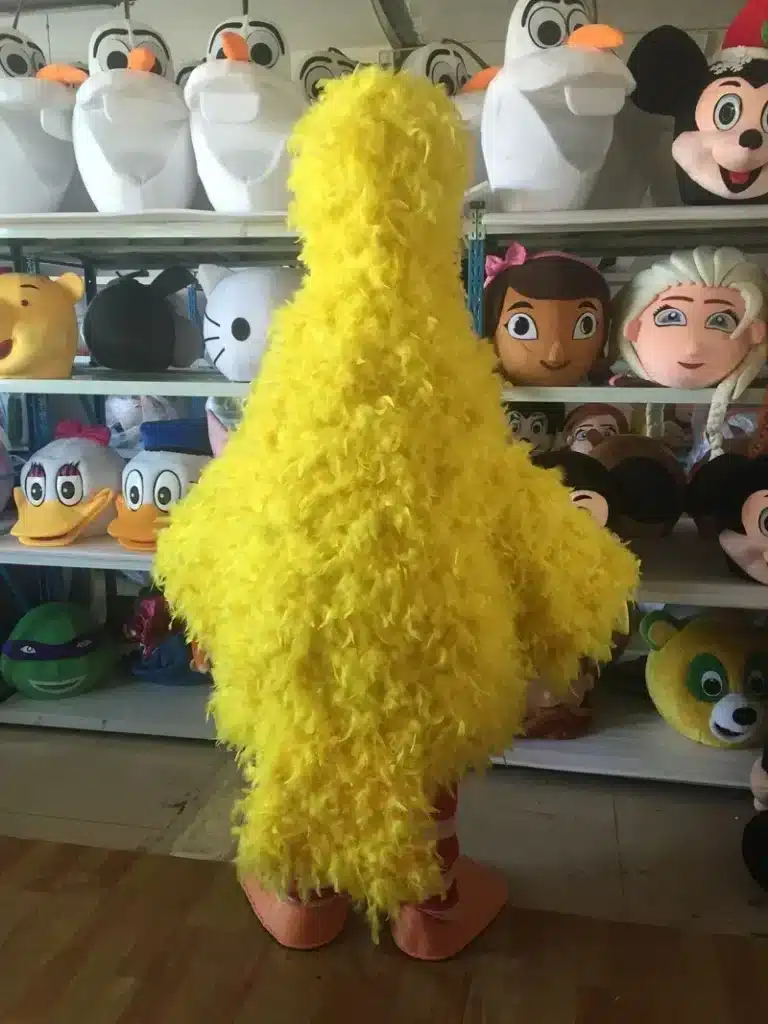 Mascotte poussin jaune 3