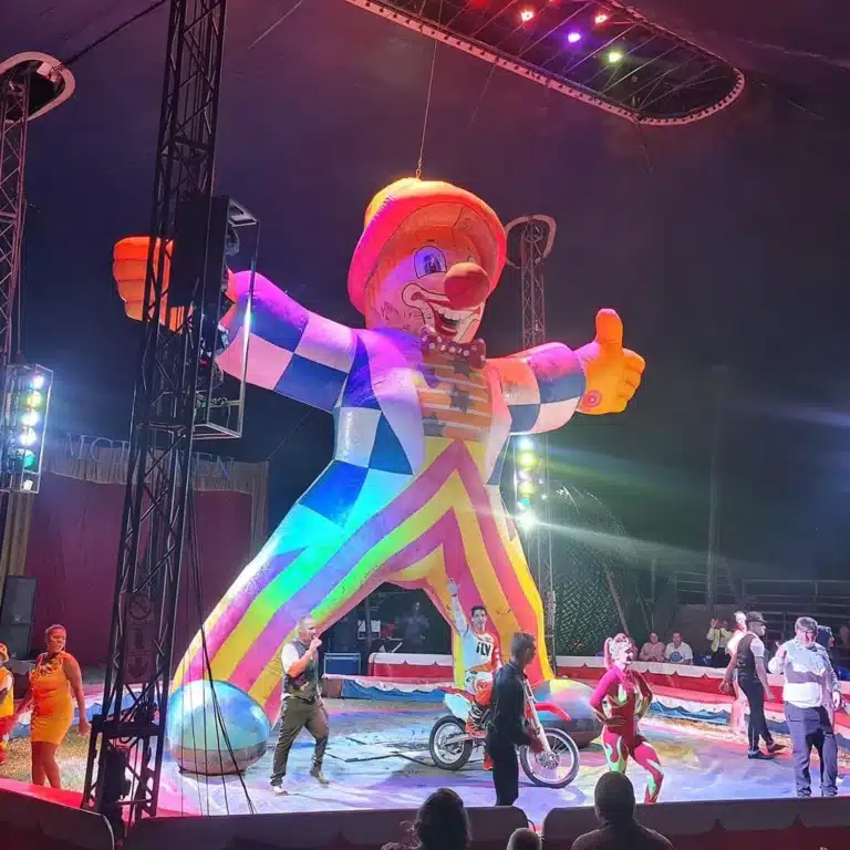 Clown gonflable géant 2