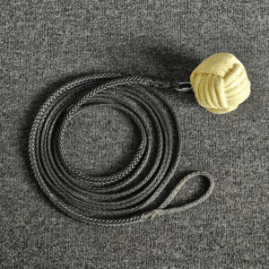 Bolas avec longue corde