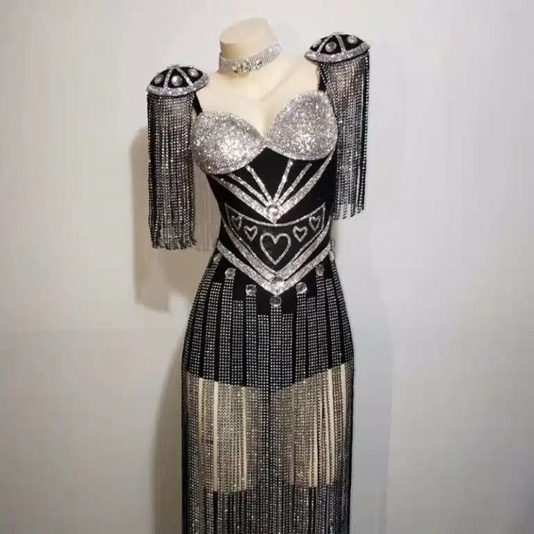 Tenue à franges scintillantes 1