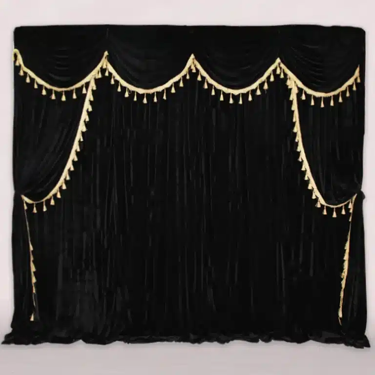 Rideaux en velours scène 10