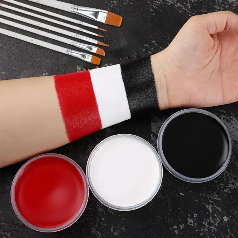 Kit peinture noir, blanc, rouge + 6 pinceaux 5
