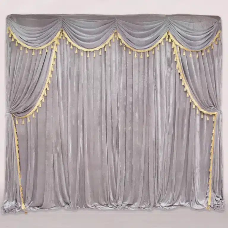 Rideaux en velours scène 16