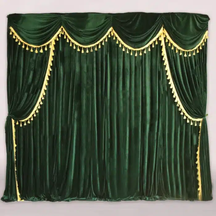 Rideaux en velours scène 13