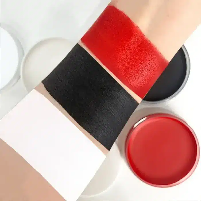 Kit peinture noir, blanc, rouge + 6 pinceaux 2