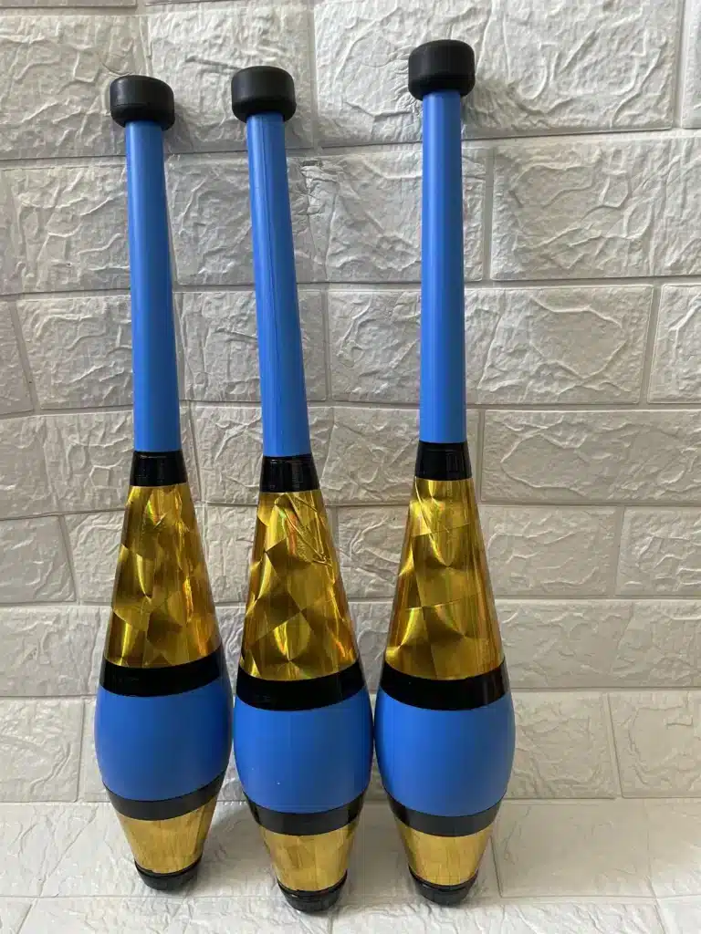 Massues de jonglage décorées 9