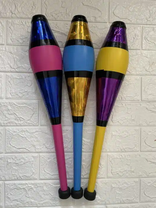 Massues de jonglage décorées 4