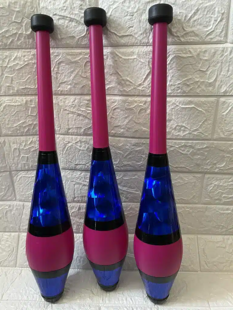 Massues de jonglage décorées 8
