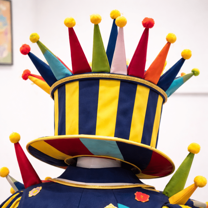 Chapeau haut en couleurs et original